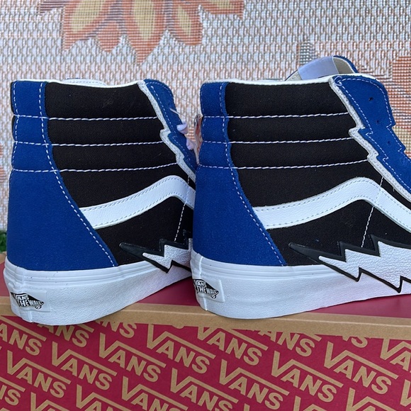 Vans Men’s Sk8-Hi Bolt
Suede/Canvas True Blue/BIack
VN0A5JIVTBB
Sneakers - Picture 14 of 16